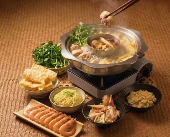 Whole Chicken Hot Pot（鸡锅）